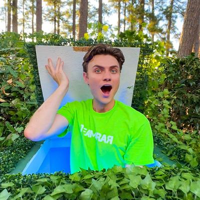 Carter Sharer YouTube Star, Entrepreneur, and Founder of Team RAR